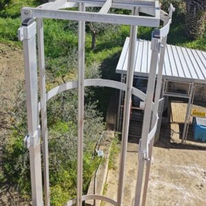 Scala a Gabbia in Sardegna: Accesso Sicuro e Certificato con Quota Sicura