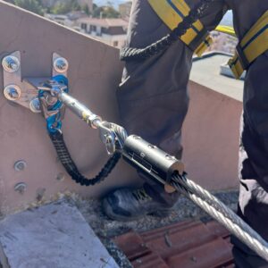 Installazione Linee Vita a Catania: Sistemi Anticaduta Certificati DEKRA.
