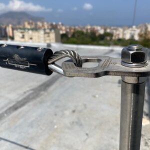 Linee Vita a Massa Carrara: Sistemi Anticaduta Certificati per la Sicurezza in Quota