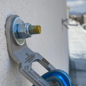 Linee Vita a Pisa: Sistemi Anticaduta Certificati per la Sicurezza in Quota